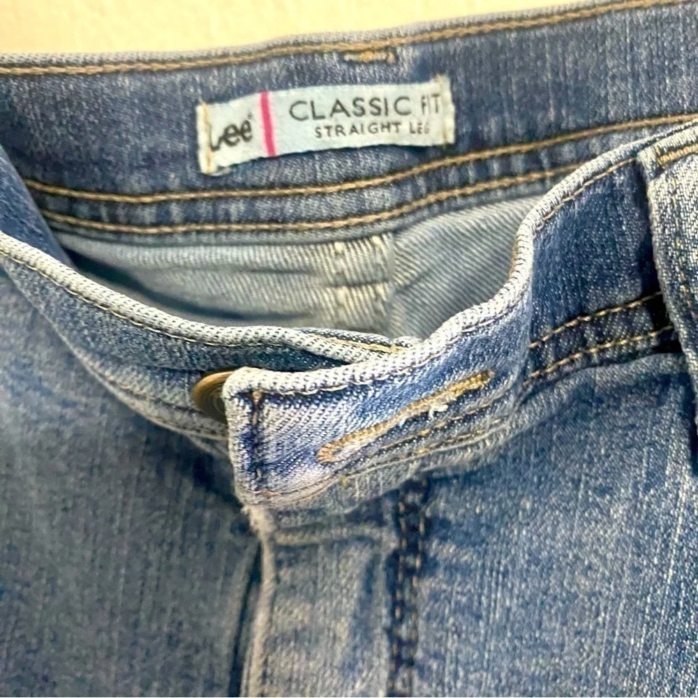 Lee Women's Size 14 Medium Classic Fit Straight Leg At The Waist Jeans High Rise